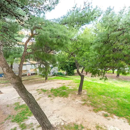 Cozy 2 Bedroom 15 Min Walk From Center And Appartement Split
