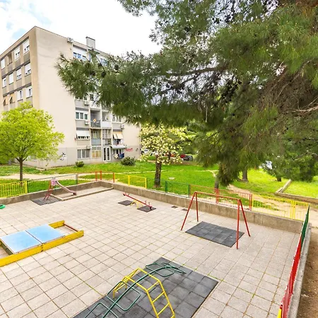 Appartamento Cozy 2 Bedroom 15 Min Walk From Center And